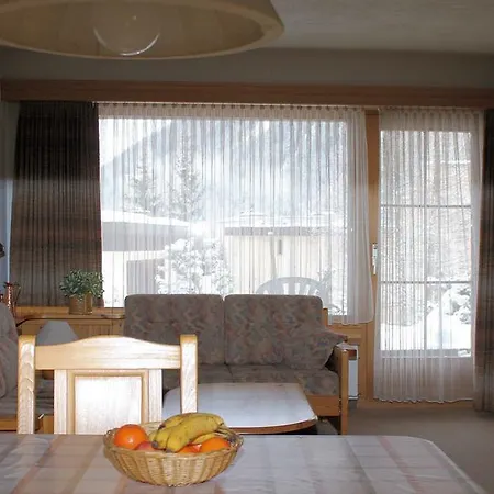Haus Azalea Apartment *